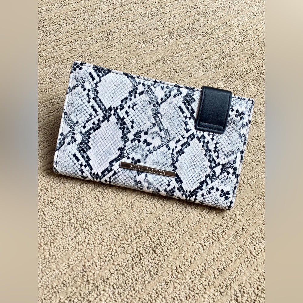 steve madden — faux snakeskin wallet
